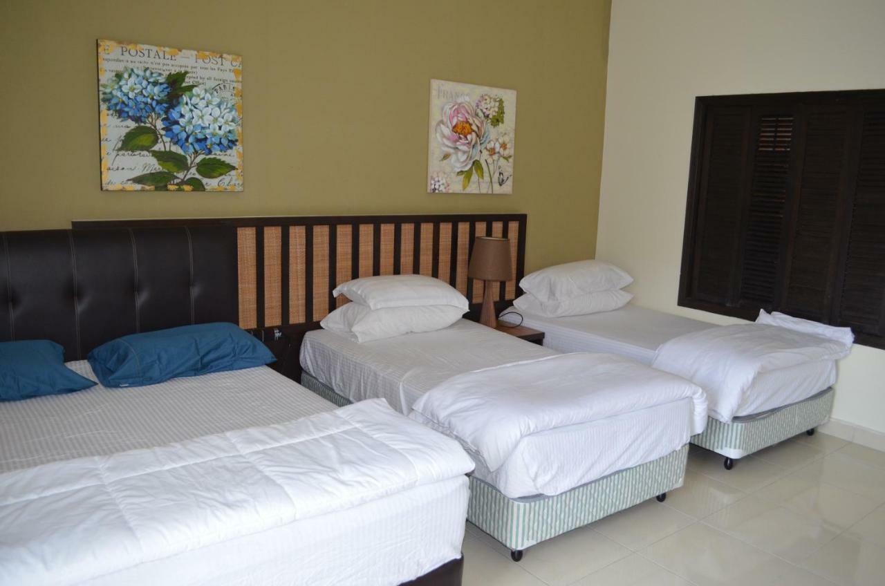Gold Coast Morib Ain Studio Kampong Tanjong Pechah Exterior photo